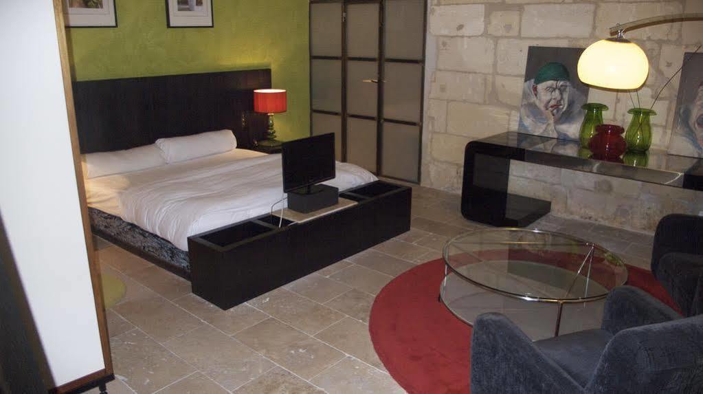 Hotel Saint Trophime Arles Bagian luar foto